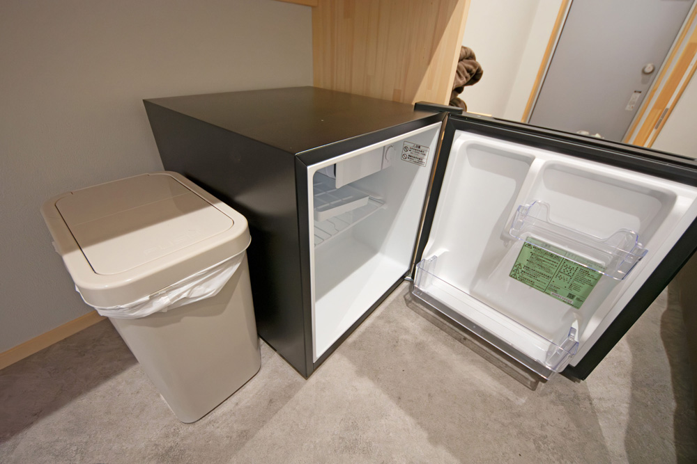 冷蔵庫・ゴミ箱